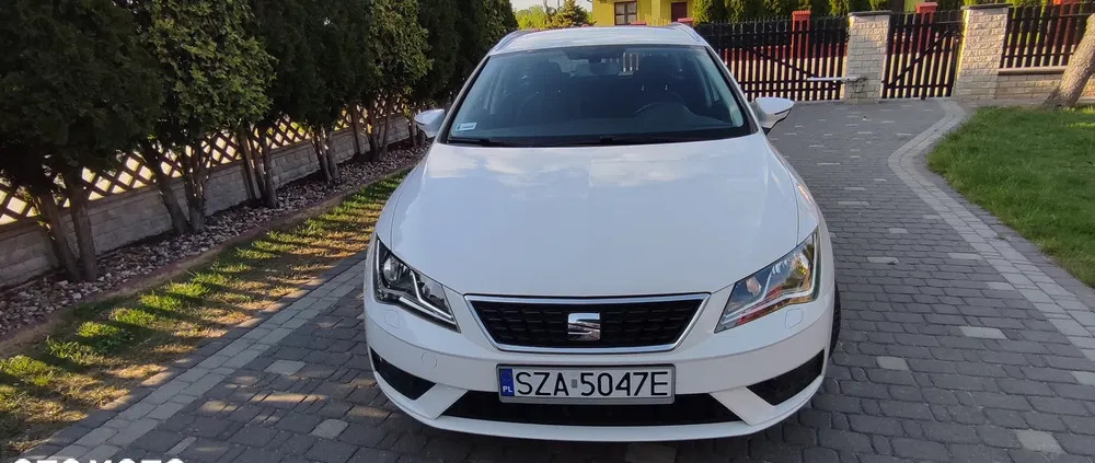 seat Seat Leon cena 49500 przebieg: 120500, rok produkcji 2017 z Poręba